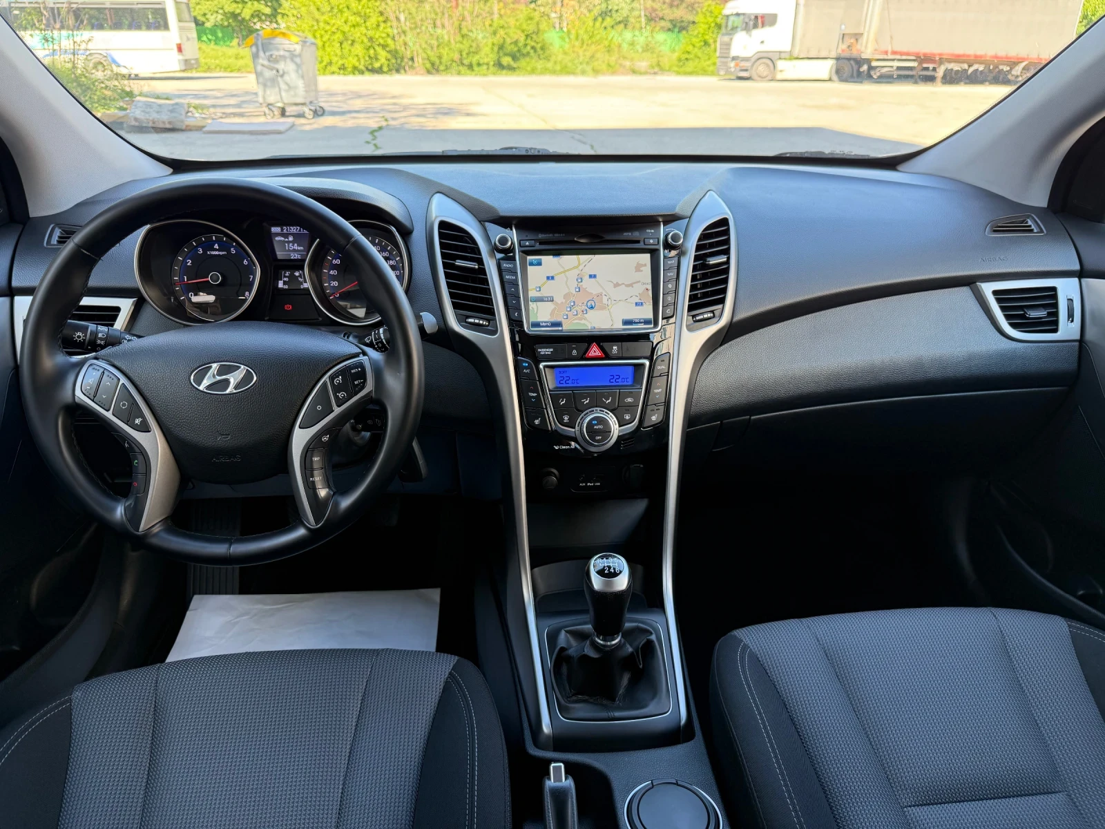 Hyundai I30 1.6i, снимка 8 - Автомобили и джипове - 54597852