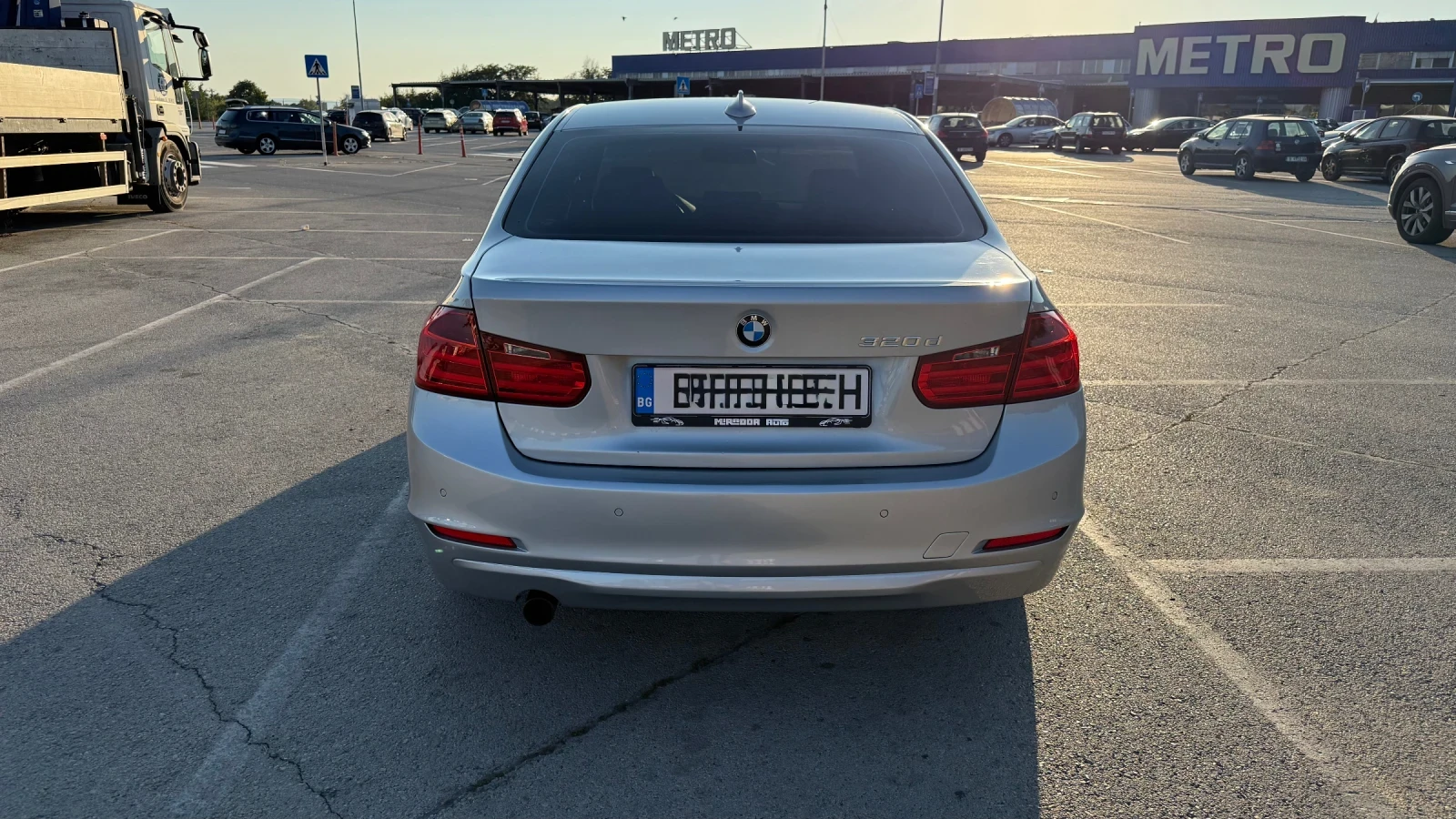 BMW 320 Efficient Dynamics, снимка 8 - Автомобили и джипове - 54923427