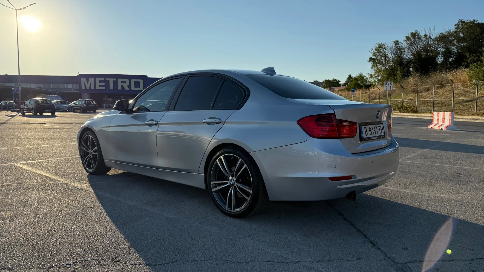 BMW 320 Efficient Dynamics, снимка 7 - Автомобили и джипове - 54923427