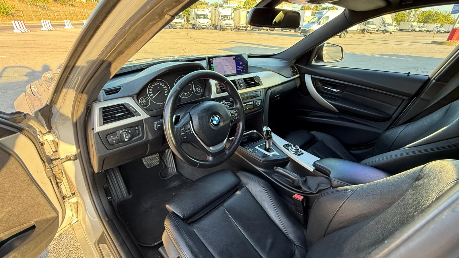 BMW 320 Efficient Dynamics, снимка 13 - Автомобили и джипове - 54923427