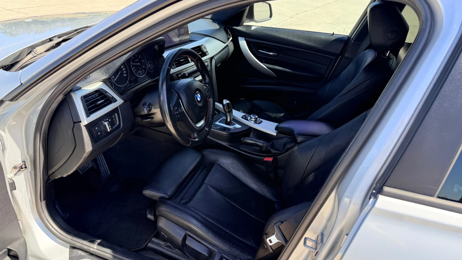 BMW 320 Efficient Dynamics, снимка 9 - Автомобили и джипове - 54923427