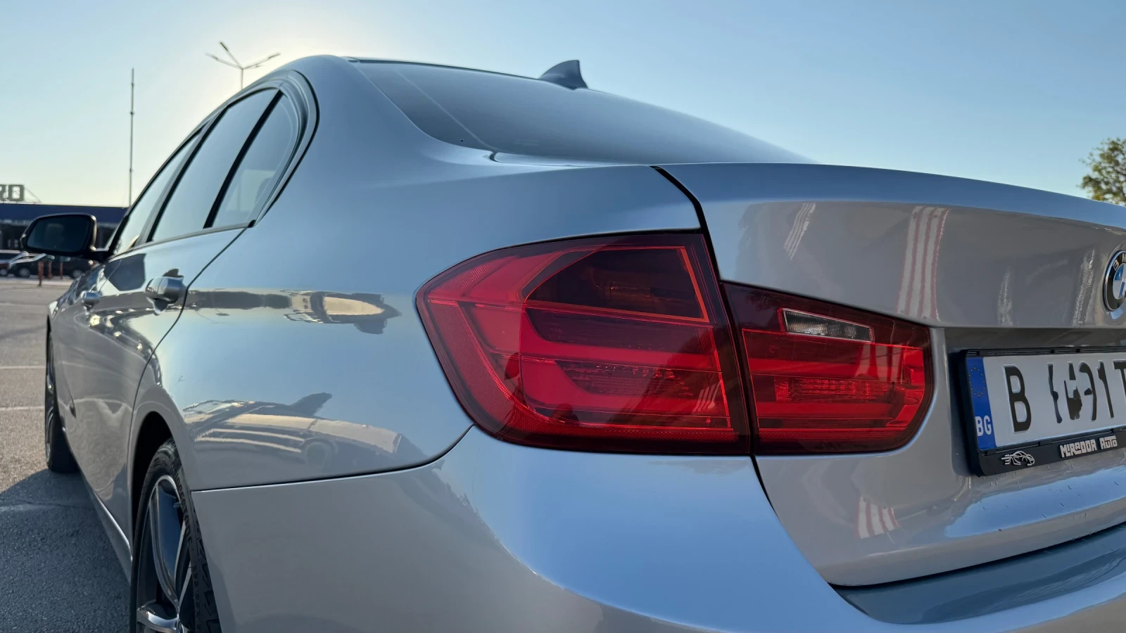 BMW 320 Efficient Dynamics, снимка 9 - Автомобили и джипове - 54923427