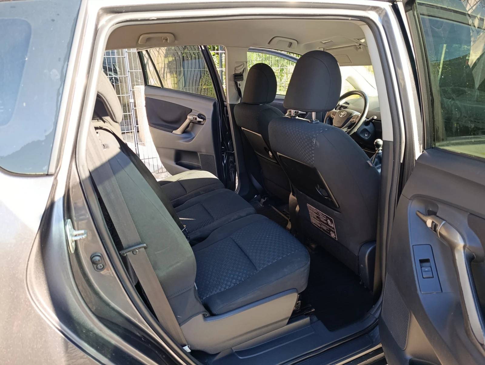 Toyota Verso, снимка 2 - Автомобили и джипове - 54985709