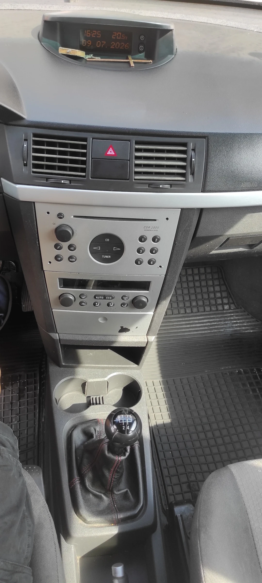 Opel Meriva 1.7 TDI , снимка 14 - Автомобили и джипове - 55223988