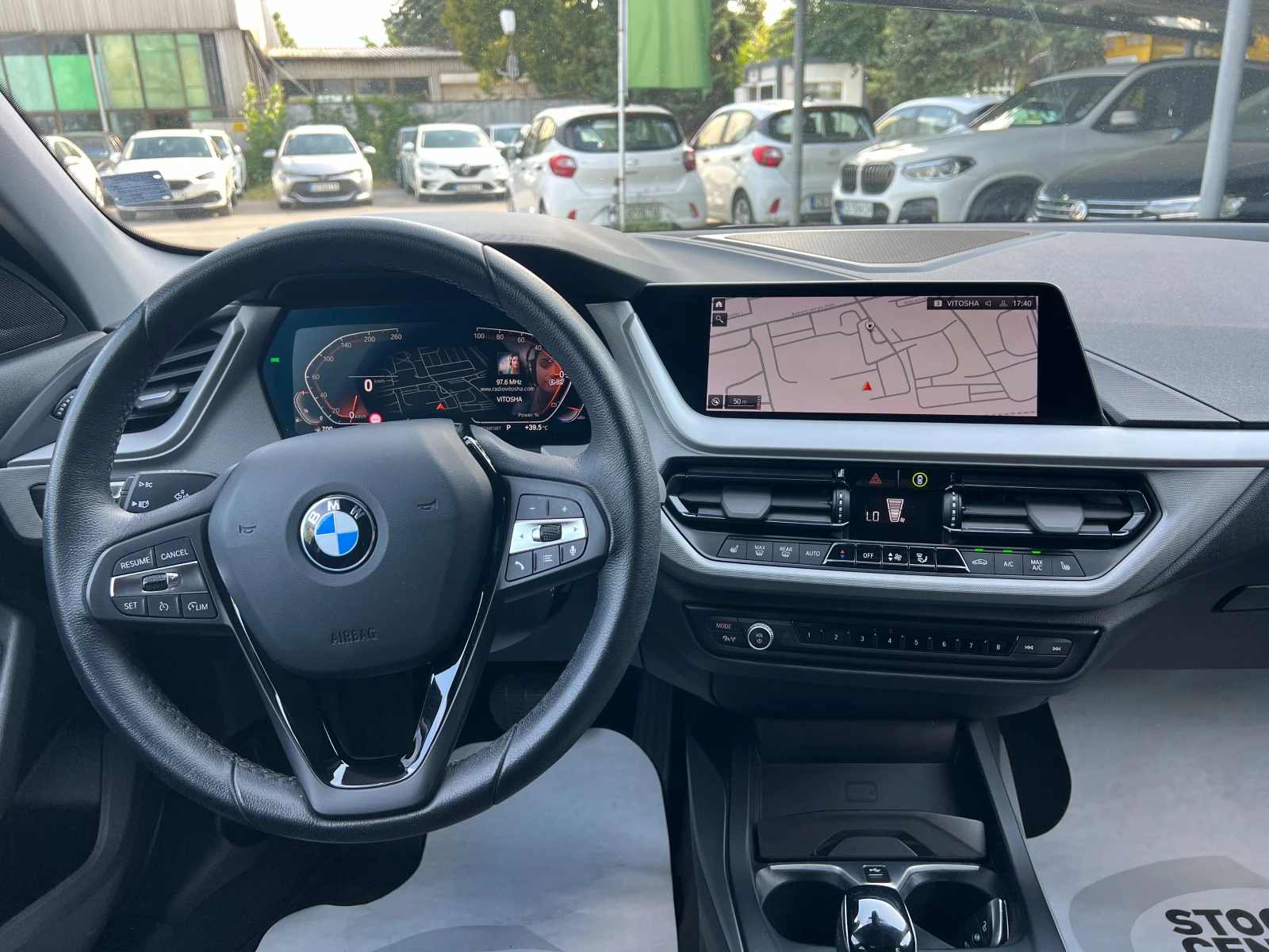 BMW 116 i Automatic, снимка 9 - Автомобили и джипове - 55301919
