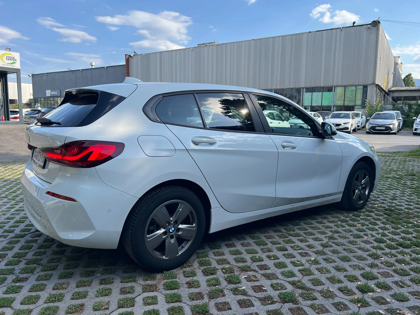BMW 116 i Automatic, снимка 6 - Автомобили и джипове - 55301919