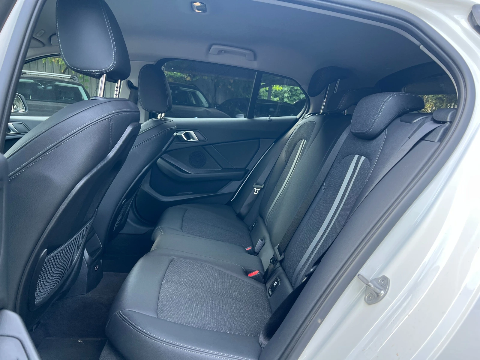 BMW 116 i Automatic, снимка 16 - Автомобили и джипове - 55301919
