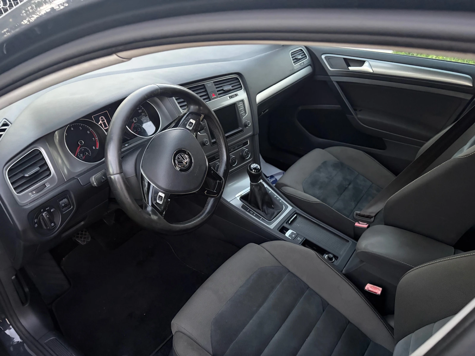 VW Golf 1.4 TGI Метан, снимка 5 - Автомобили и джипове - 55451435