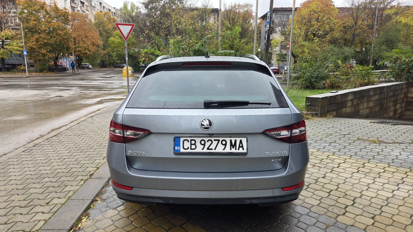 Skoda Superb 4x4 DSG L&K, снимка 5 - Автомобили и джипове - 56426196