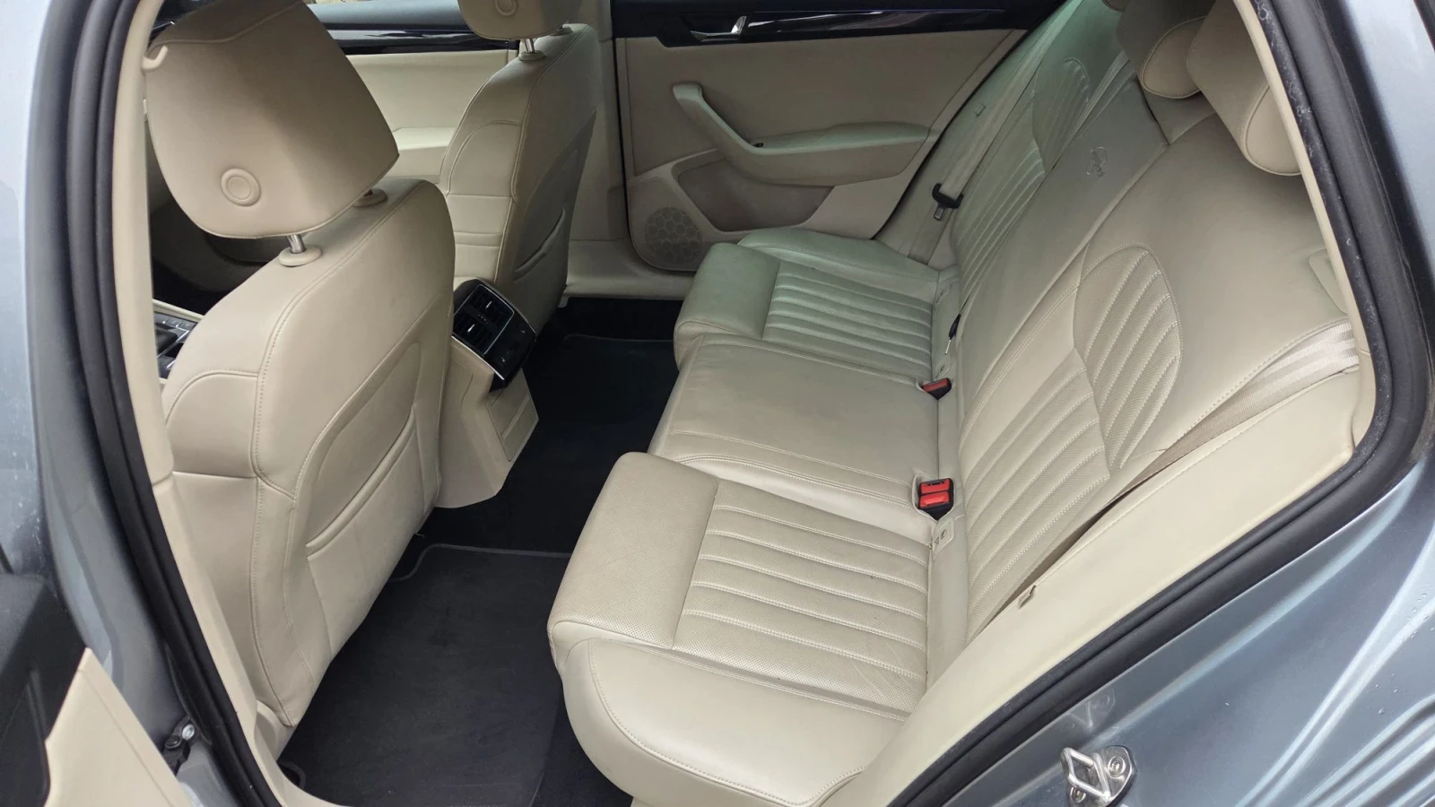 Skoda Superb 4x4 DSG L&K, снимка 15 - Автомобили и джипове - 56426196