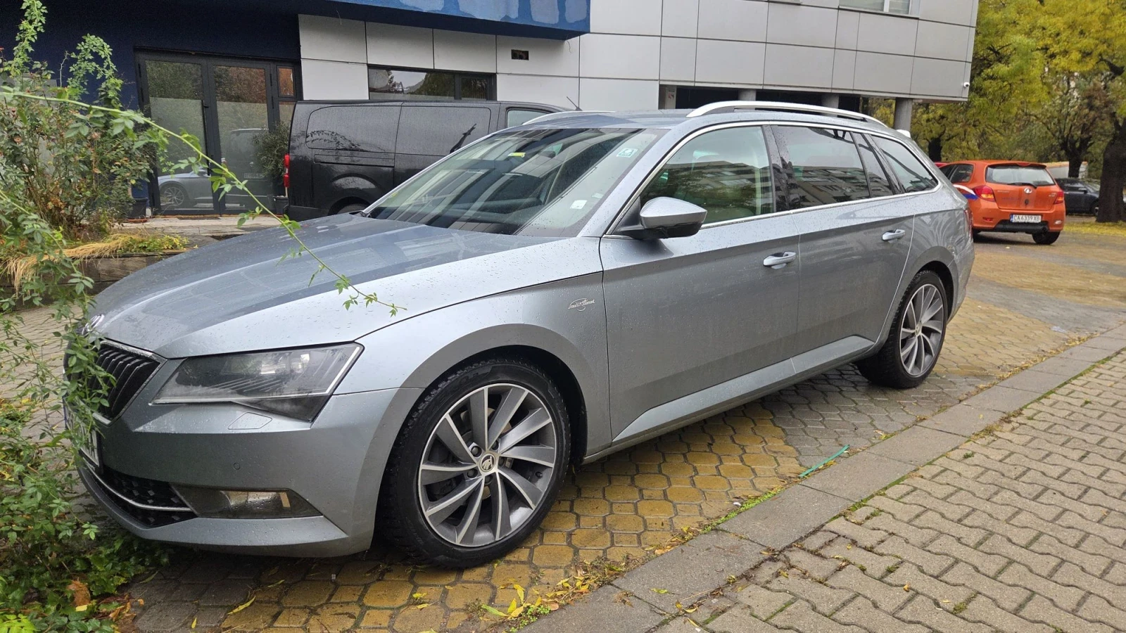 Skoda Superb 4x4 DSG L&K, снимка 2 - Автомобили и джипове - 56426196