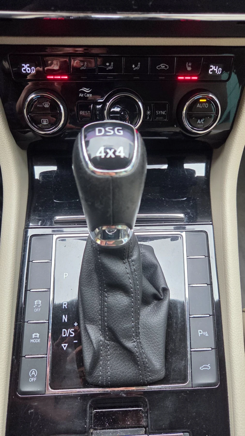 Skoda Superb 4x4 DSG L&K, снимка 10 - Автомобили и джипове - 56426196