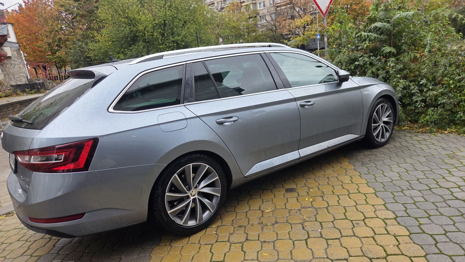 Skoda Superb 4x4 DSG L&K, снимка 6 - Автомобили и джипове - 56426196