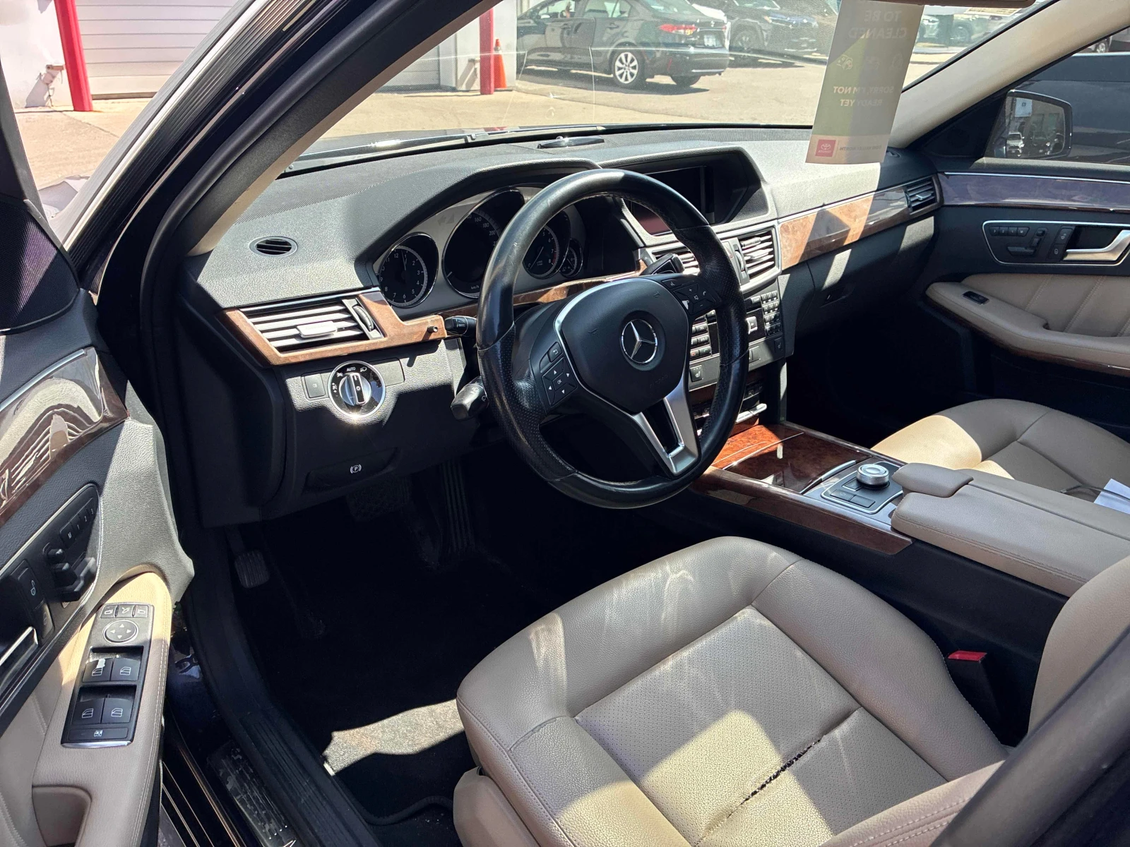 Mercedes-Benz E 300 * АВТОКРЕДИТ * ГЛАВНО ПРЕДСТАВИТЕЛСТВО, снимка 9 - Автомобили и джипове - 56096725