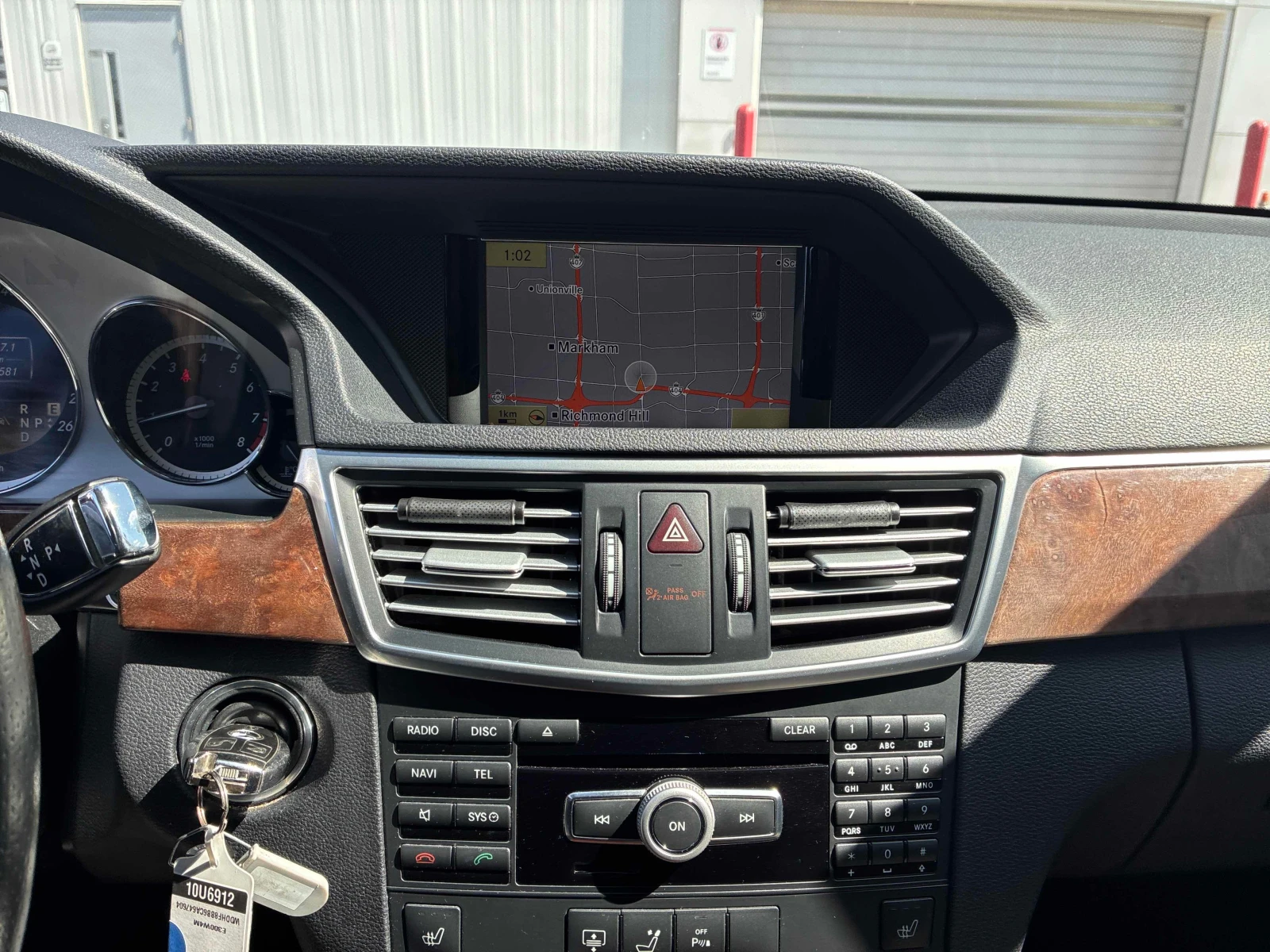Mercedes-Benz E 300 * АВТОКРЕДИТ * ГЛАВНО ПРЕДСТАВИТЕЛСТВО, снимка 11 - Автомобили и джипове - 56096725