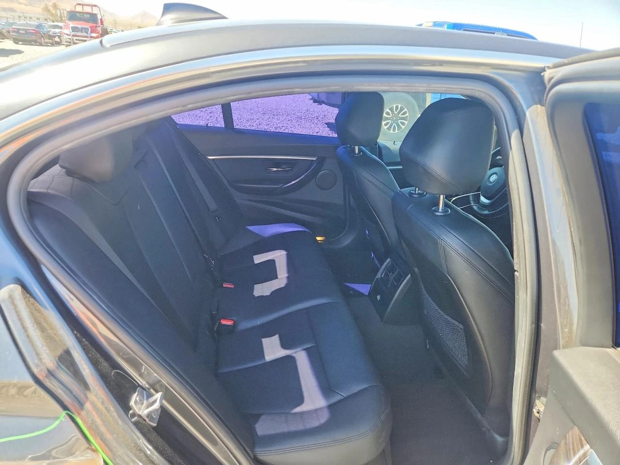 BMW 330 2.0l Xi, снимка 10 - Автомобили и джипове - 56341084