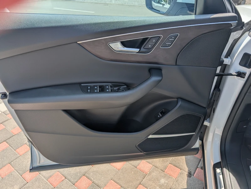 Audi Q8 S-line 55TFSI, снимка 13 - Автомобили и джипове - 52356760
