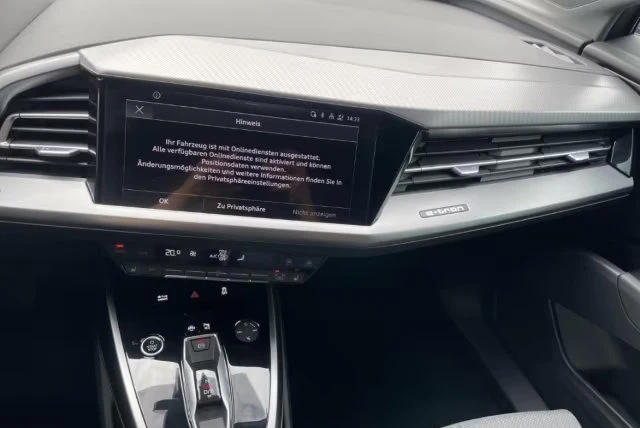 Audi Q4 SB/50e-TRON/299HP/CAM/CARPLAY/AMBI/DIGI/LED/720f - изображение 10