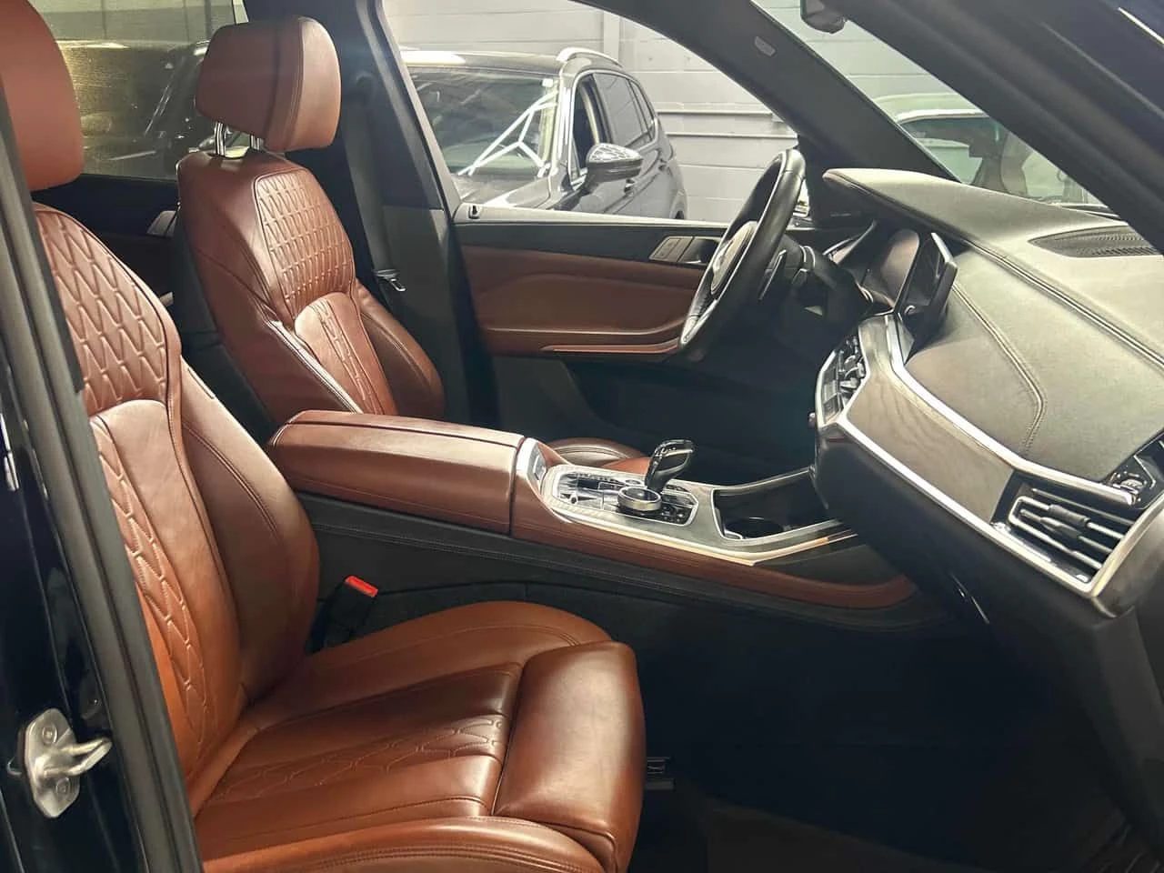 BMW X7 xDrive50i/ПАНОРАМА/HARMAN KARDON/360 КАМЕРИ, снимка 11 - Автомобили и джипове - 54046784