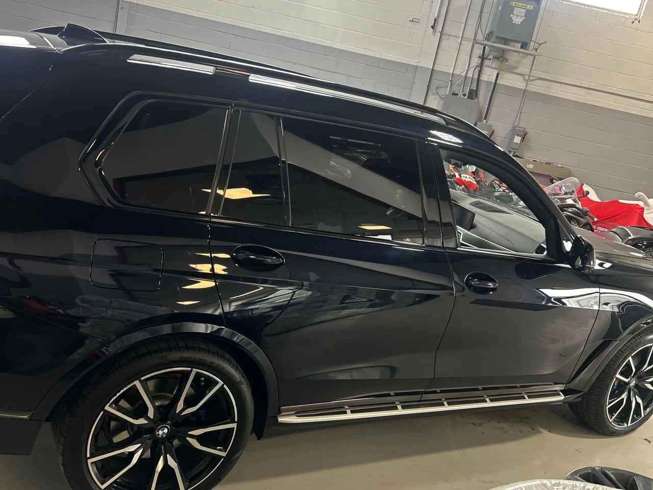 BMW X7 xDrive50i/ПАНОРАМА/HARMAN KARDON/360 КАМЕРИ, снимка 4 - Автомобили и джипове - 54046784