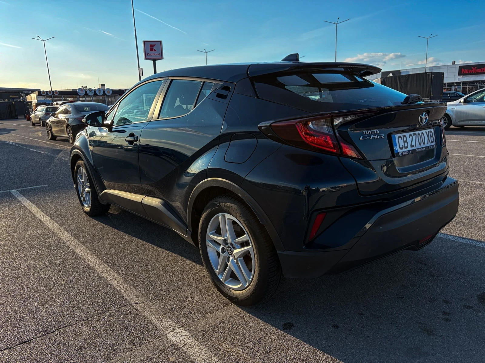 Toyota C-HR, снимка 7 - Автомобили и джипове - 54442474