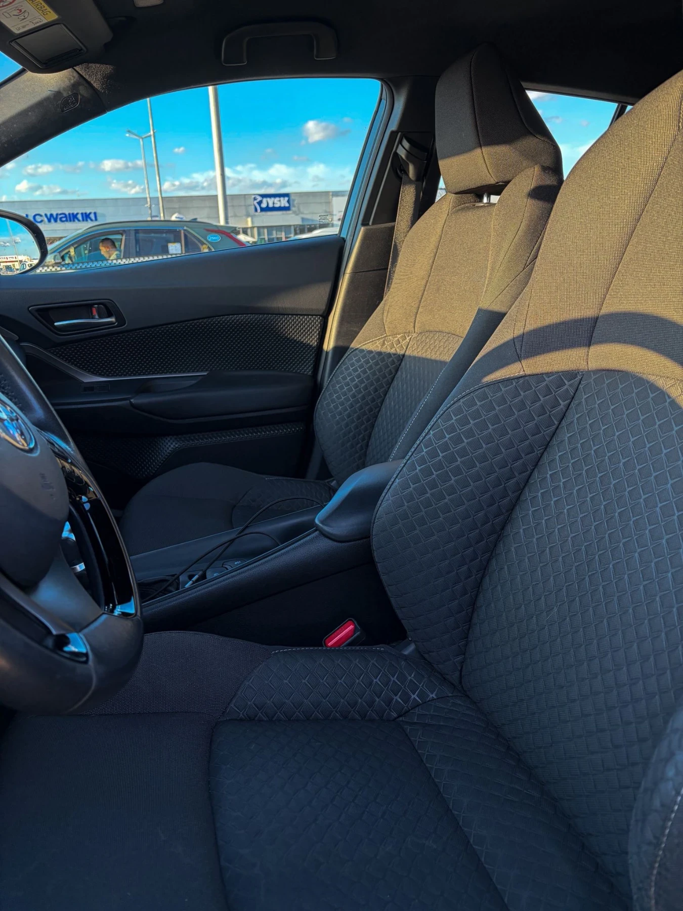 Toyota C-HR, снимка 5 - Автомобили и джипове - 54442474