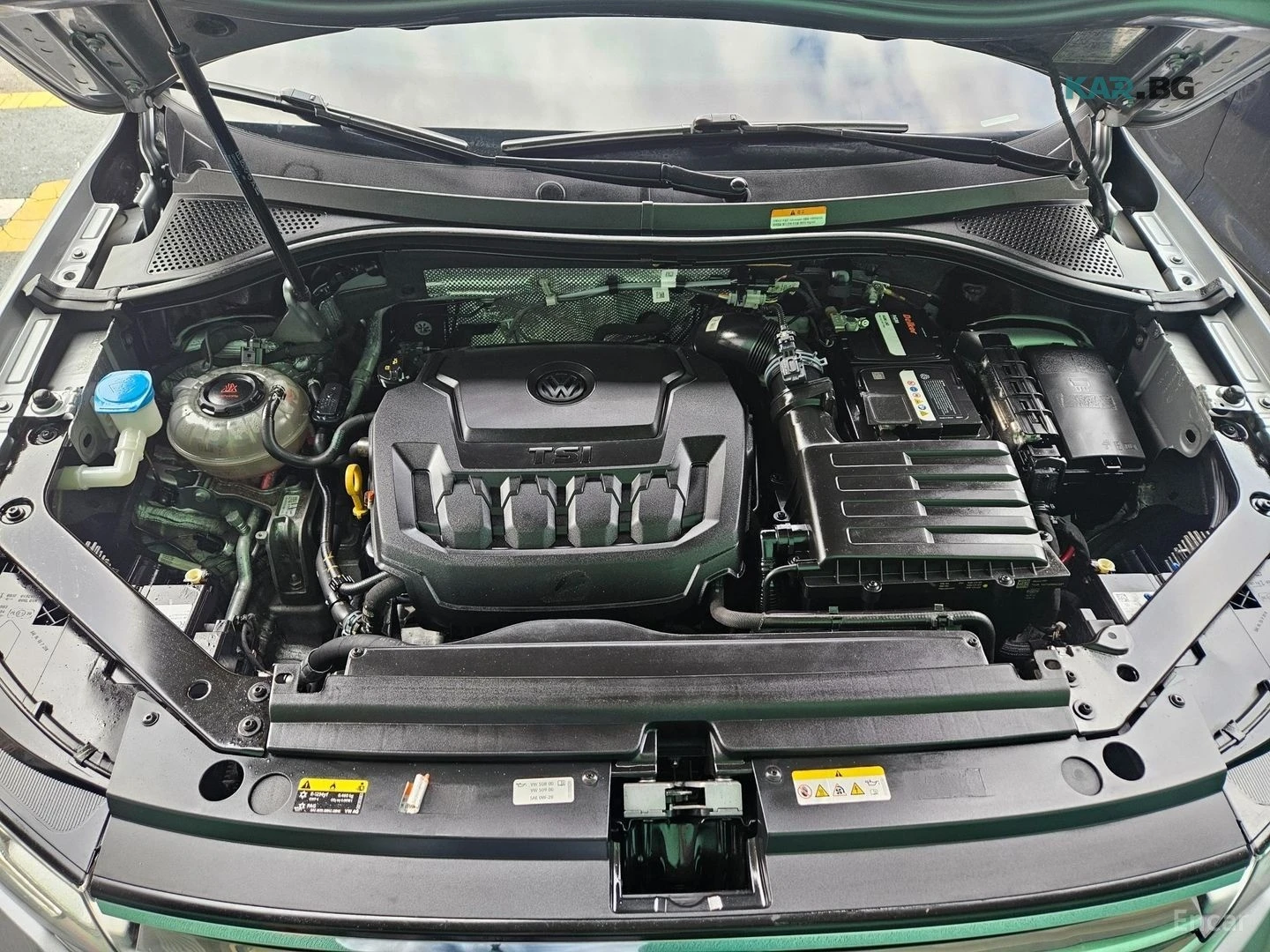VW Tiguan 2.0 TFSI/KEYLESS/DIGITAL/KAMEPA/4X4, снимка 13 - Автомобили и джипове - 54732813