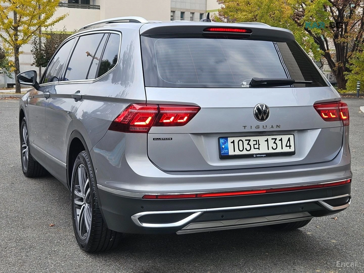 VW Tiguan 2.0 TFSI/KEYLESS/DIGITAL/KAMEPA/4X4, снимка 5 - Автомобили и джипове - 54732813
