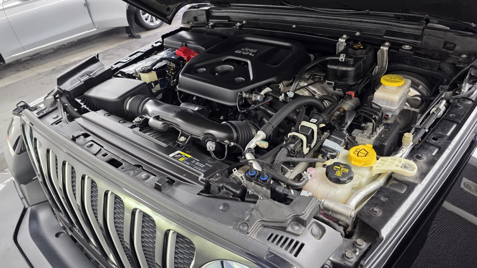 Jeep Wrangler 2.0* BLIND SPOT* ПОДГРЕВ ВОЛАН* КРАЙНА ЦЕНА, снимка 6 - Автомобили и джипове - 55336548