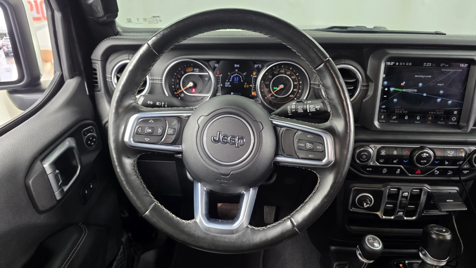 Jeep Wrangler 2.0* BLIND SPOT* ПОДГРЕВ ВОЛАН* КРАЙНА ЦЕНА, снимка 13 - Автомобили и джипове - 55336548