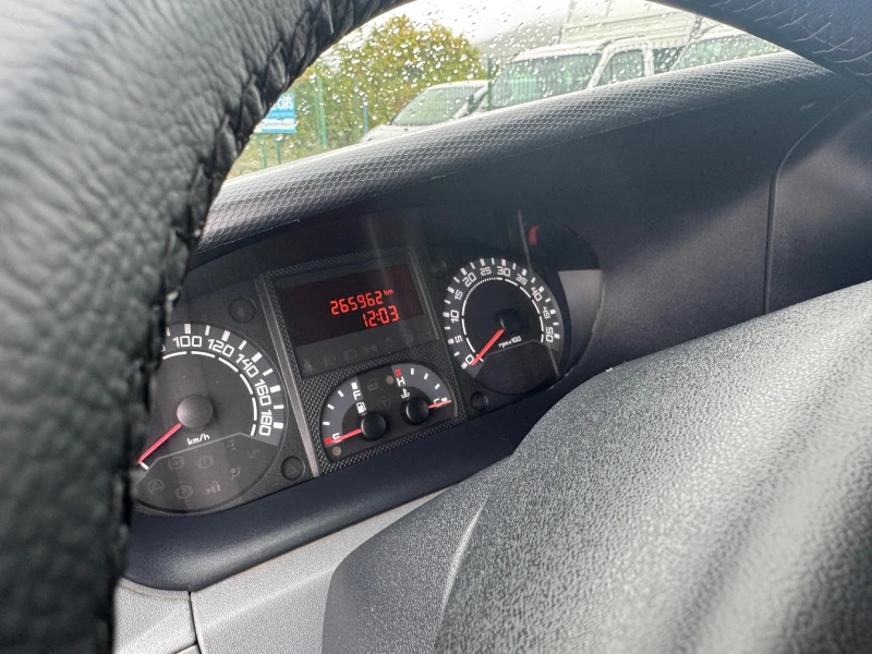 Iveco Daily 2.3HPI* Бордово* 7места* Германия* , снимка 15 - Бусове и автобуси - 51986266