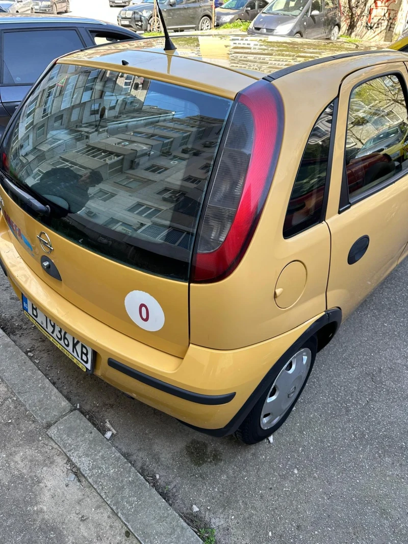Opel Corsa 1.0i Газово, снимка 4 - Автомобили и джипове - 52612424