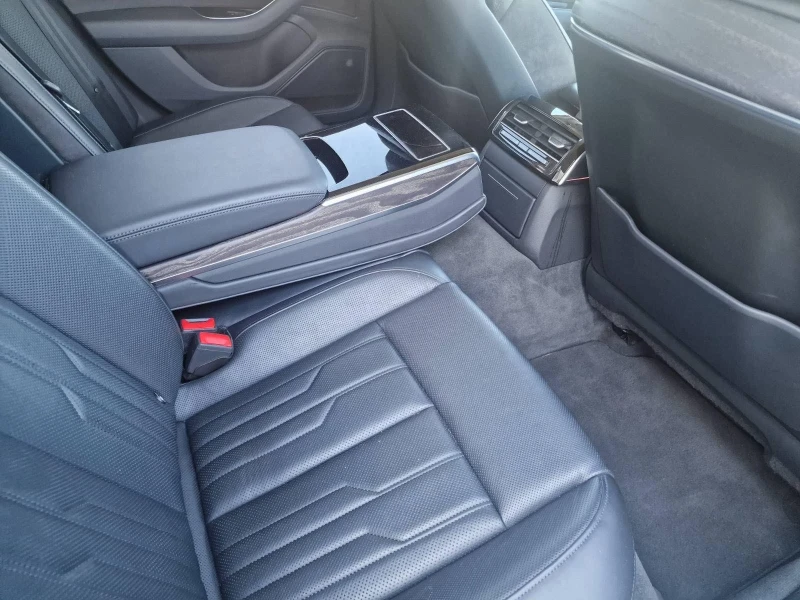Audi A8, снимка 13 - Автомобили и джипове - 52921135