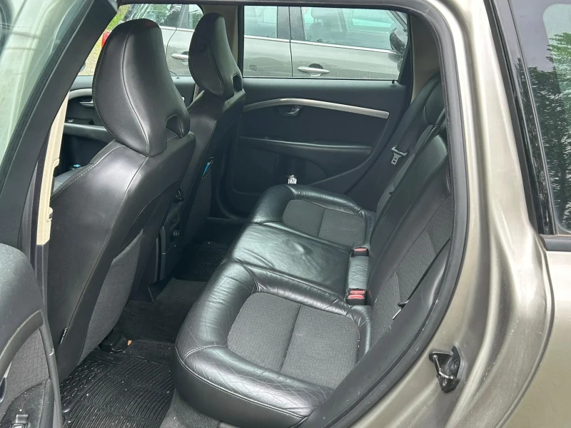 Volvo V70, снимка 5 - Автомобили и джипове - 53580024