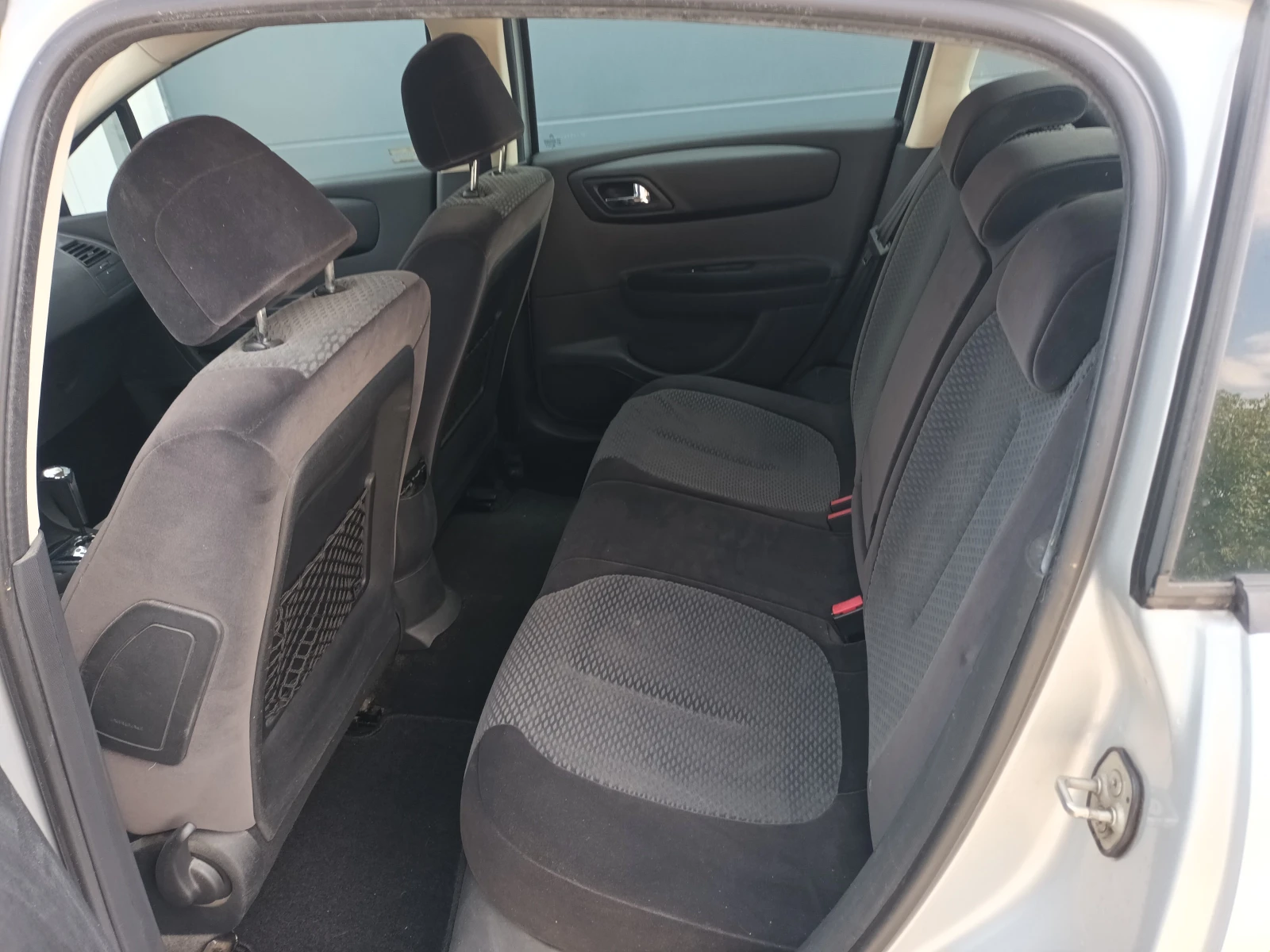 Citroen C4 1.6-HDI Автомат - изображение 8