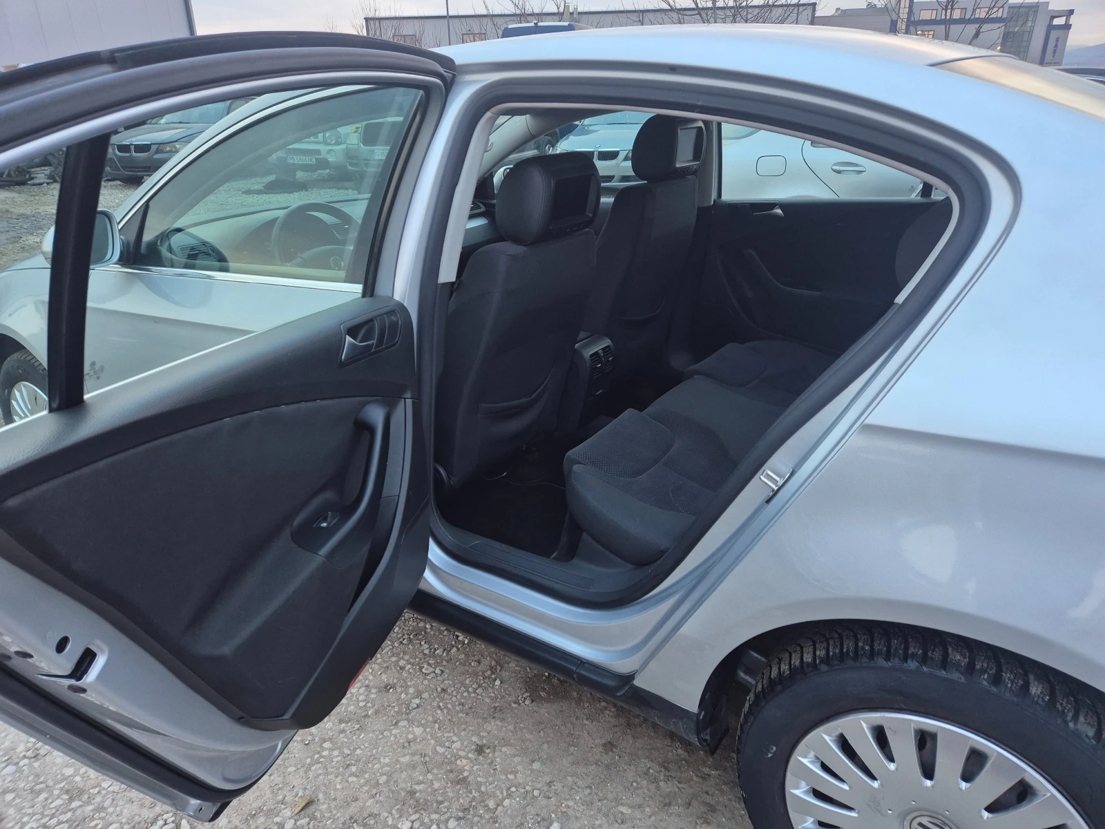 VW Passat | Mobile.bg   13