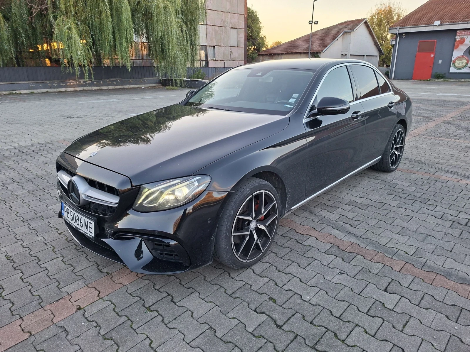 Mercedes-Benz E 220  - изображение 2