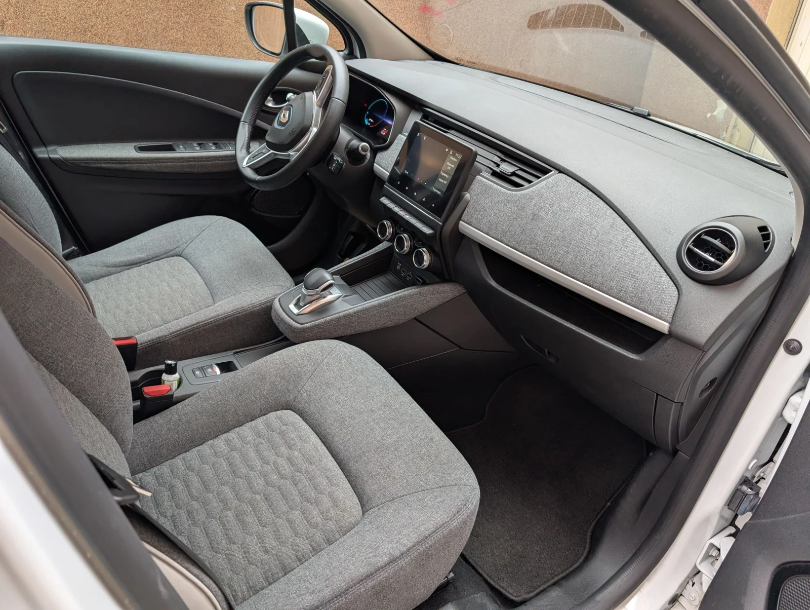 Renault Zoe 52kWh R135 CCS SoH96%Кам.Пр/зад.парктр_климатр., снимка 6 - Автомобили и джипове - 53892751