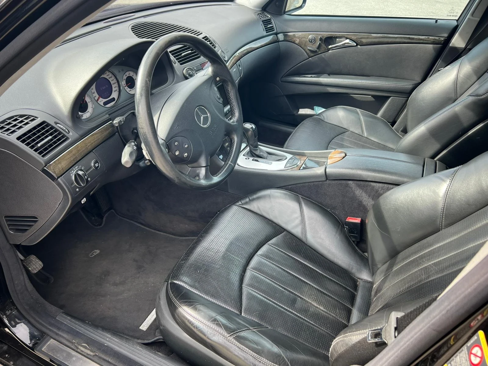 Mercedes-Benz E 55 AMG, снимка 10 - Автомобили и джипове - 54621158
