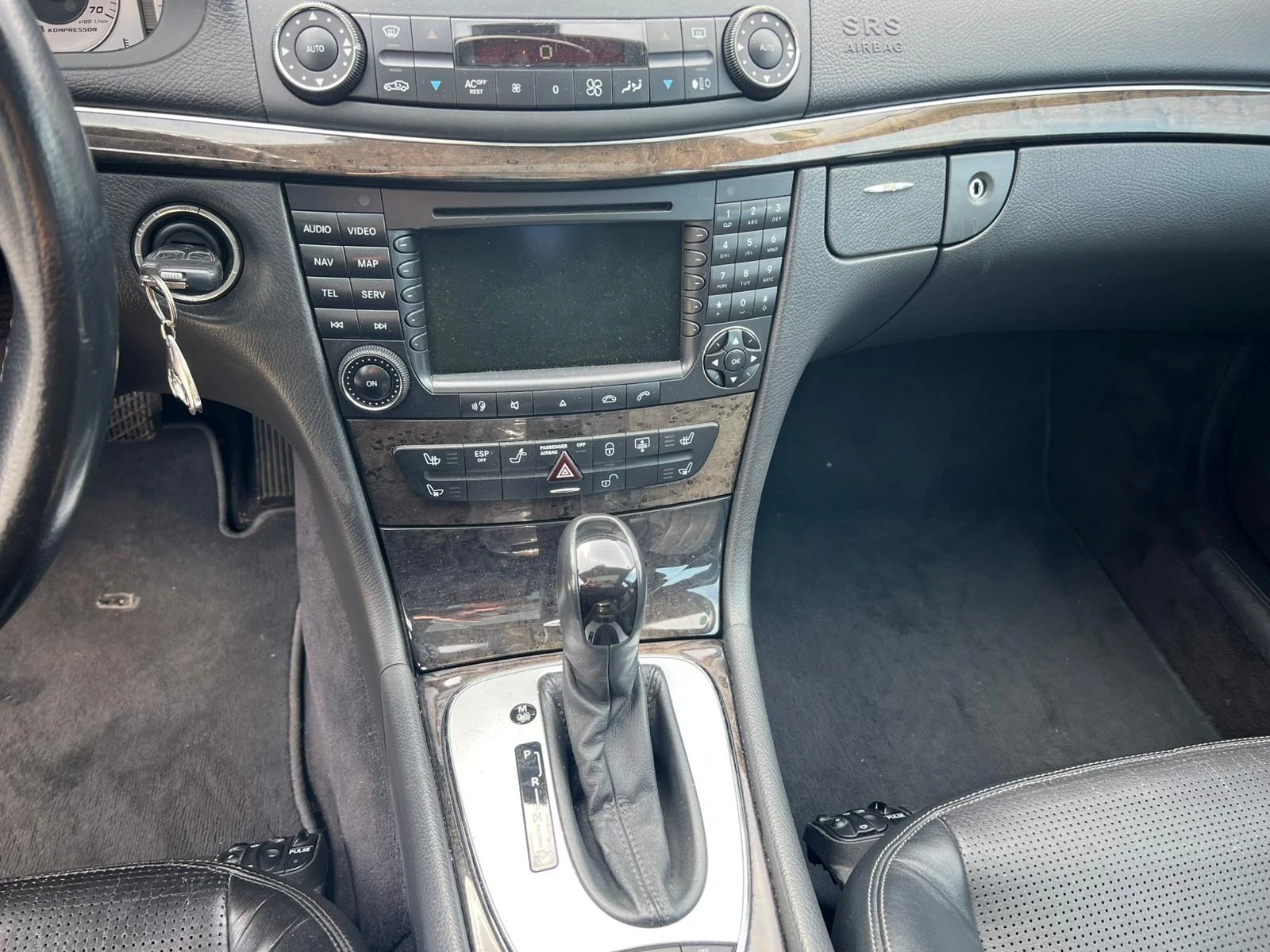 Mercedes-Benz E 55 AMG, снимка 14 - Автомобили и джипове - 54621158