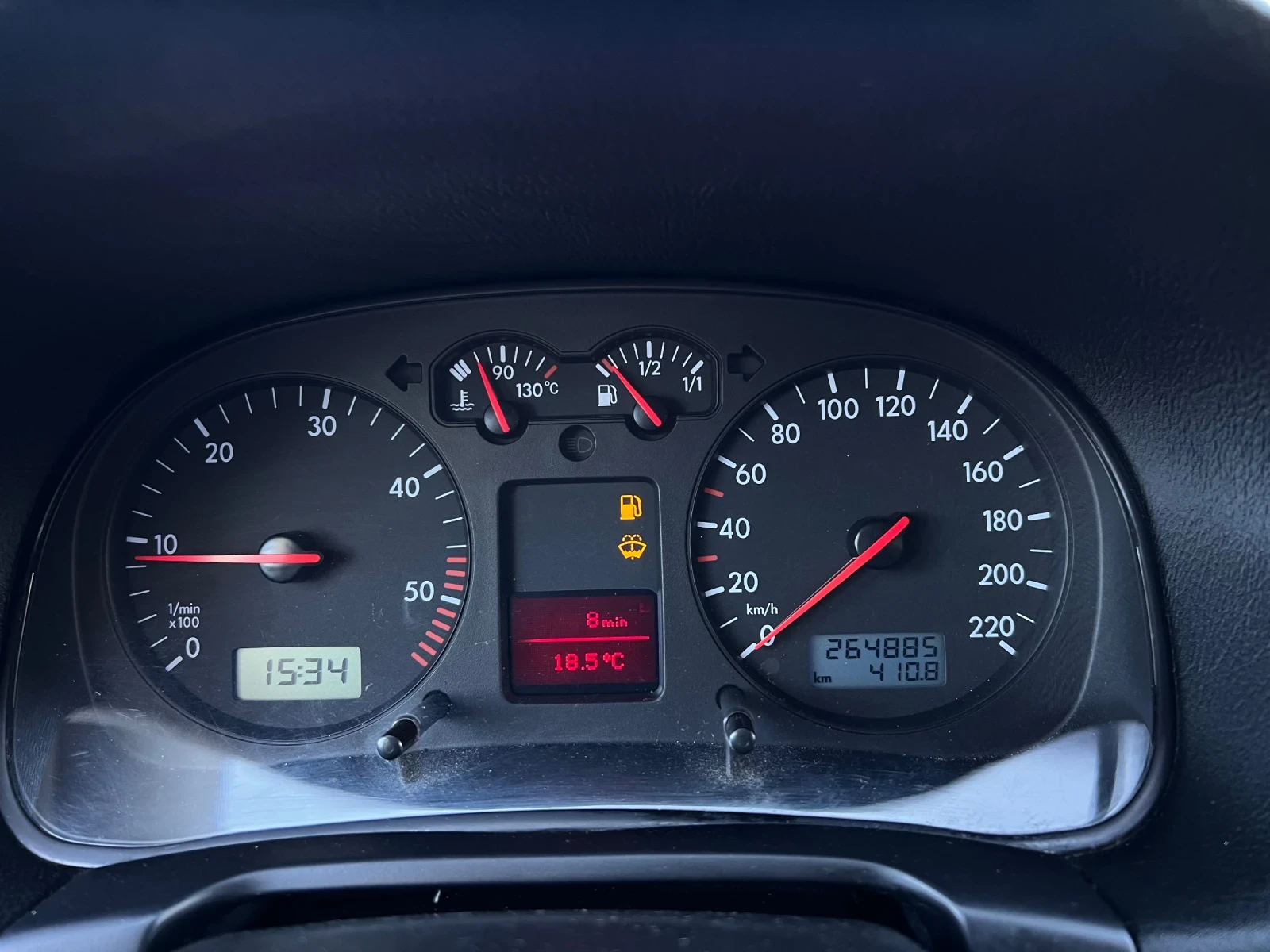 VW Golf 1.9TDI 90k.c * Климатик* , снимка 16 - Автомобили и джипове - 54918239