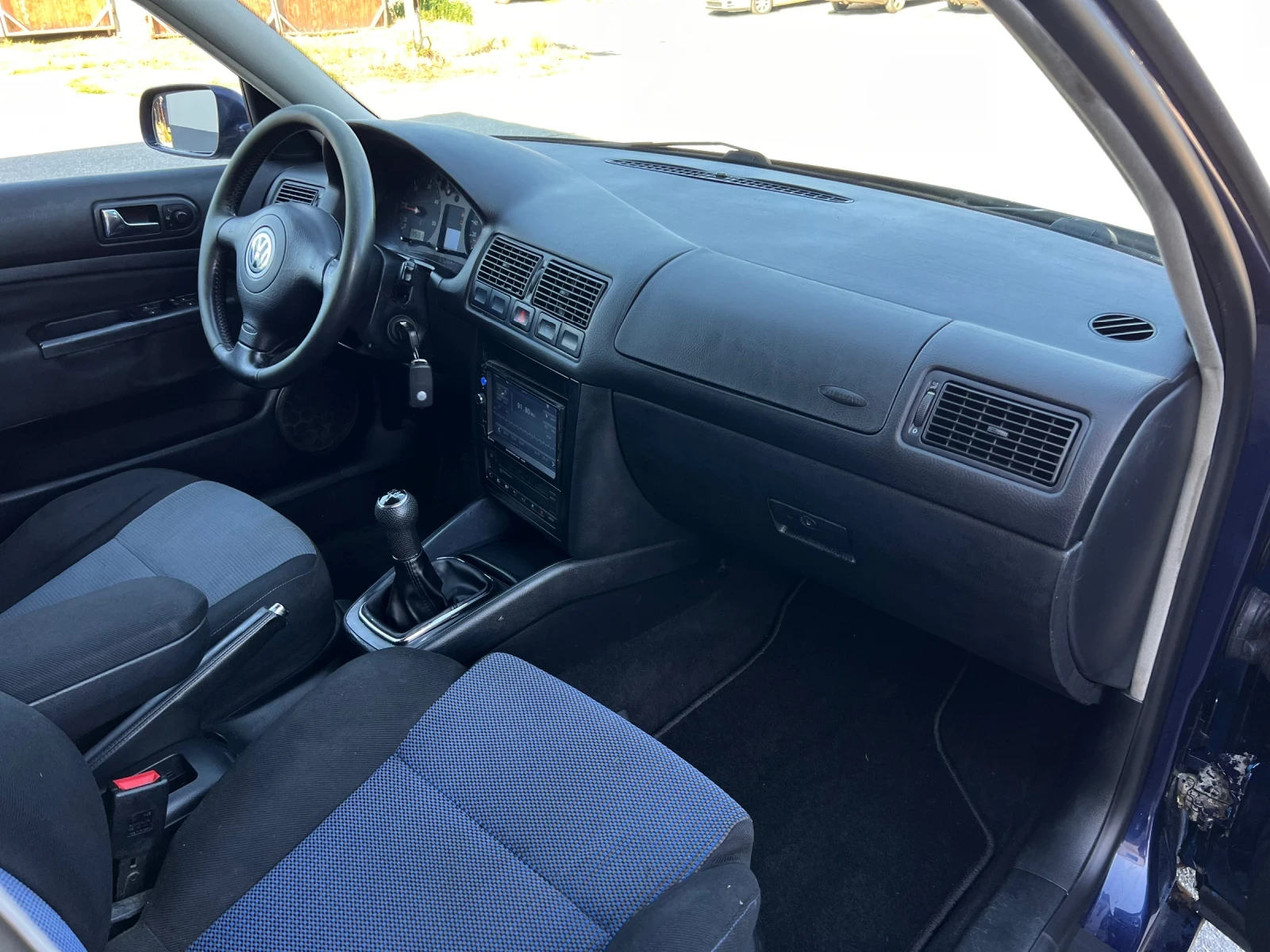 VW Golf 1.9TDI 90k.c * Климатик* , снимка 11 - Автомобили и джипове - 54918239