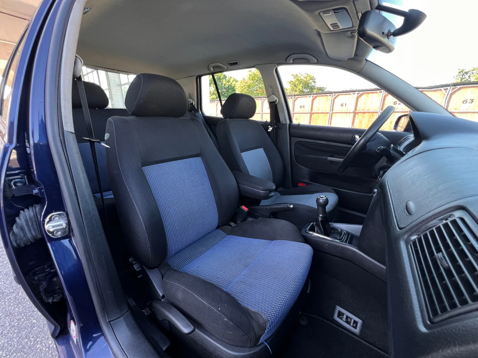 VW Golf 1.9TDI 90k.c * Климатик* , снимка 12 - Автомобили и джипове - 54918239