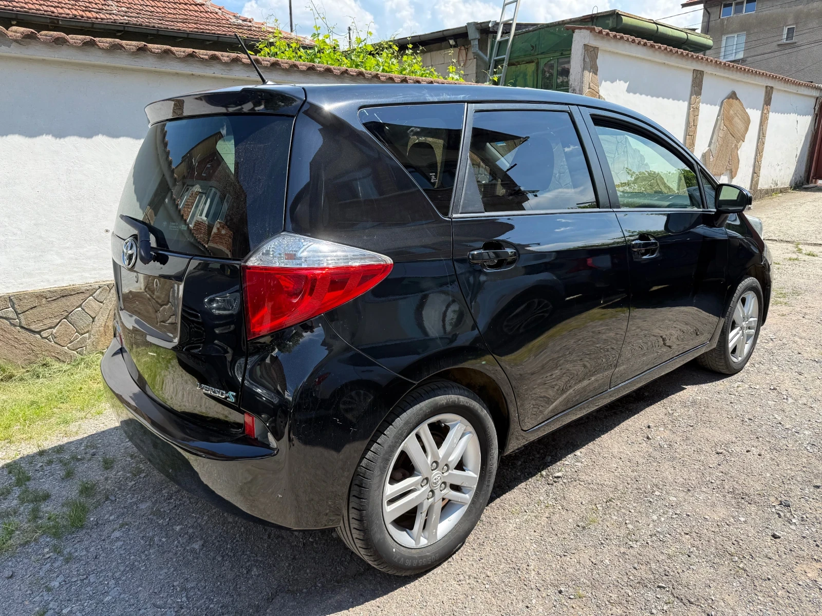 Toyota Verso S 1.3i/Navi/Kamera, снимка 4 - Автомобили и джипове - 55544723
