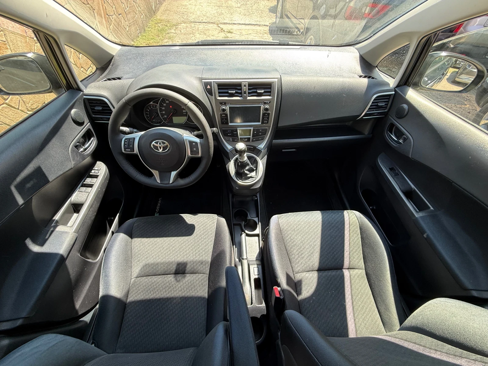 Toyota Verso S 1.3i/Navi/Kamera, снимка 8 - Автомобили и джипове - 55544723