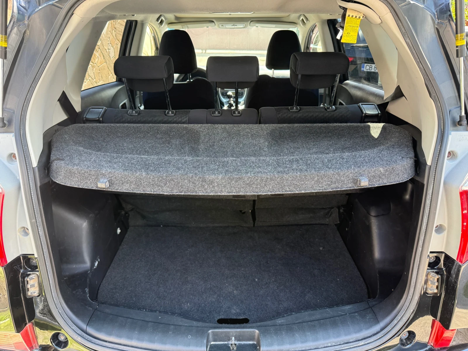 Toyota Verso S 1.3i/Navi/Kamera, снимка 11 - Автомобили и джипове - 55544723