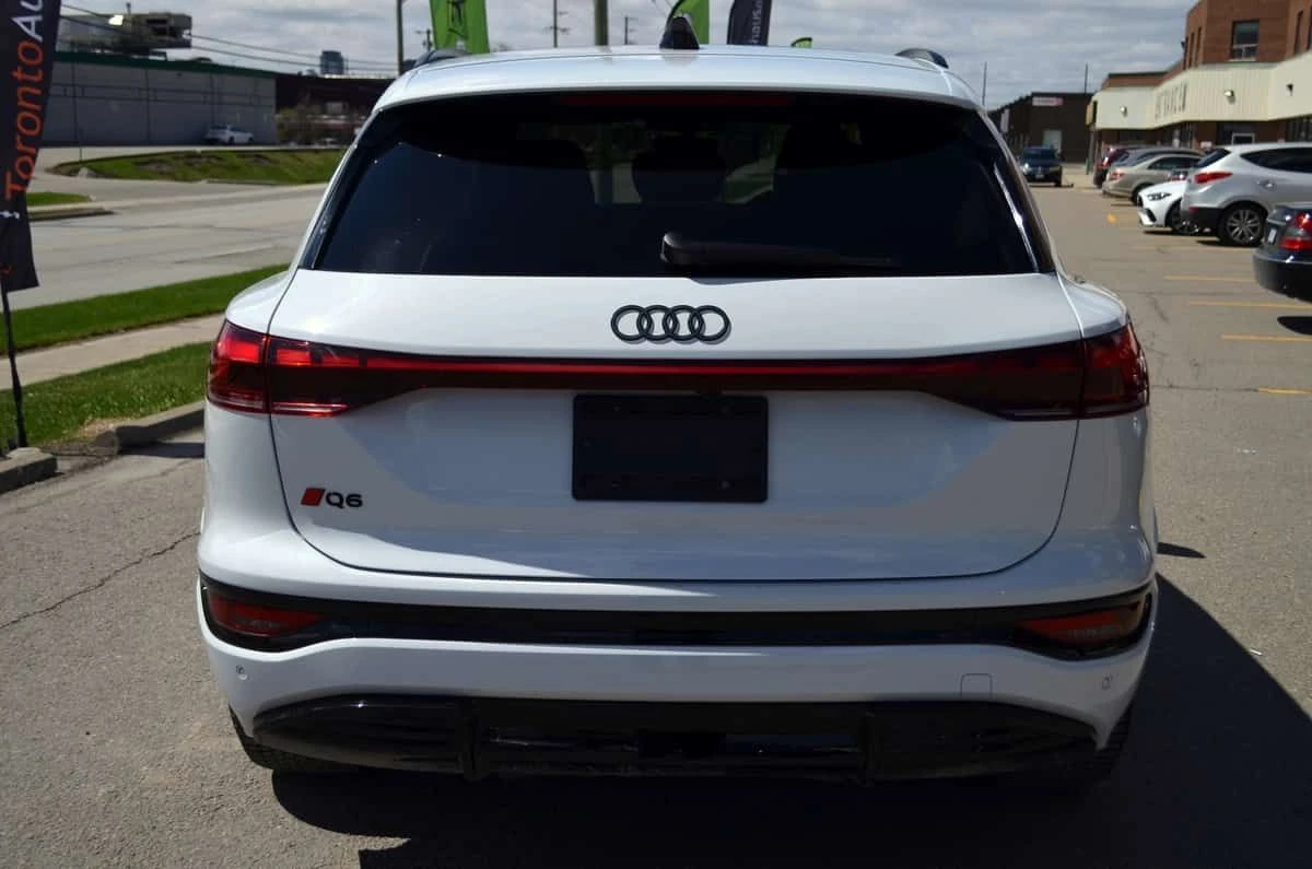 Audi E-Tron * Progressiv * CARFAX * ОПЦИЯ ЗА ФИНАНСИРАНЕ , снимка 4 - Автомобили и джипове - 55689762