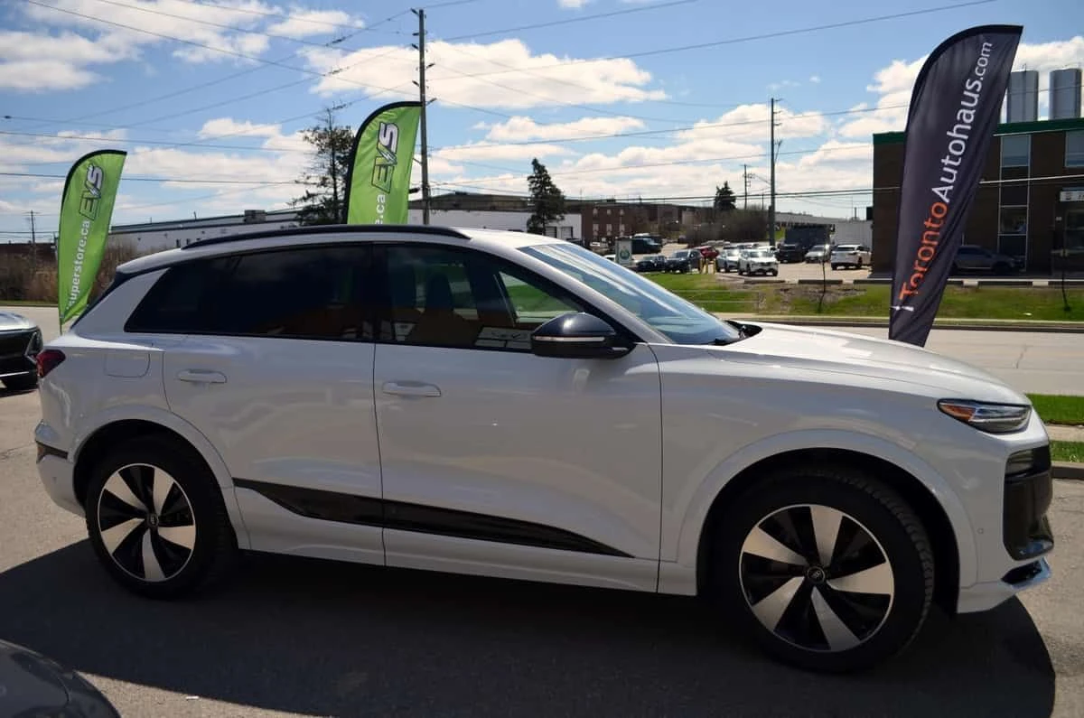 Audi E-Tron * Progressiv * CARFAX * ОПЦИЯ ЗА ФИНАНСИРАНЕ , снимка 3 - Автомобили и джипове - 55689762