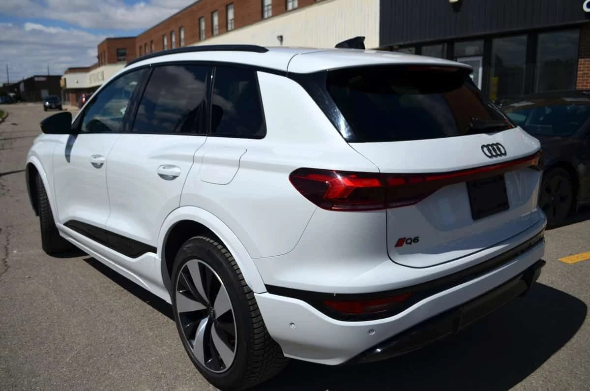 Audi E-Tron * Progressiv * CARFAX * ОПЦИЯ ЗА ФИНАНСИРАНЕ , снимка 8 - Автомобили и джипове - 55689762