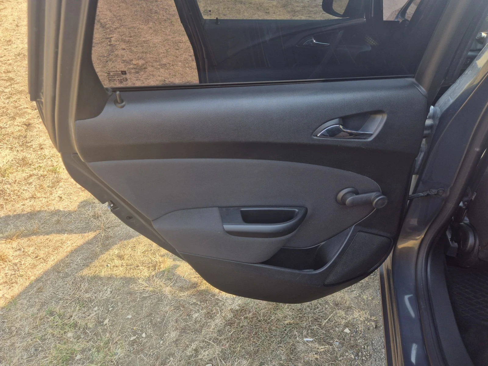 Opel Astra 1.6 D, снимка 12 - Автомобили и джипове - 56021701